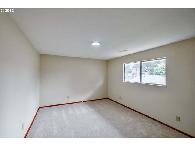 Building Photo - 14610 SE Woodland Way