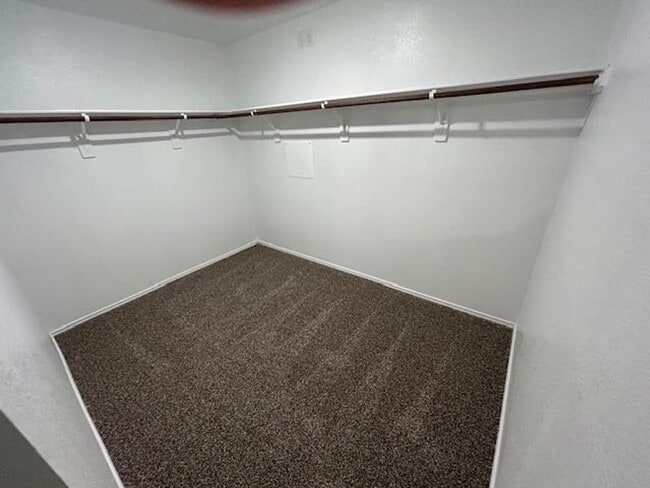 Building Photo - 4 Bedroom House in Rockbridge