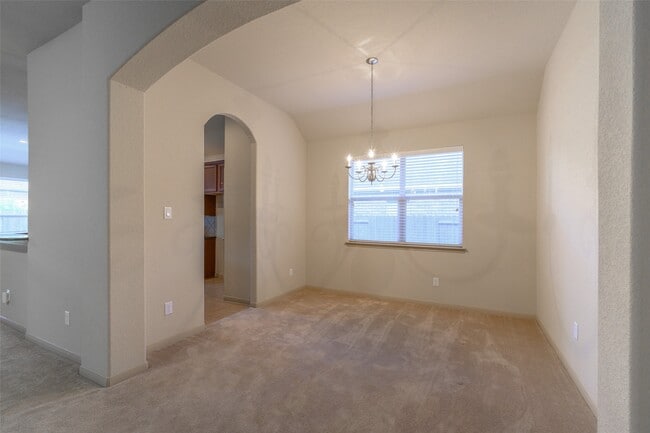 Building Photo - 12805 Shady Springs Dr