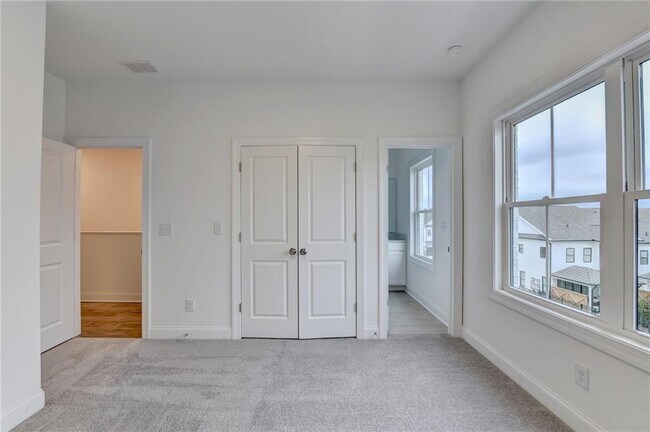 Building Photo - 5428 Howington Ct