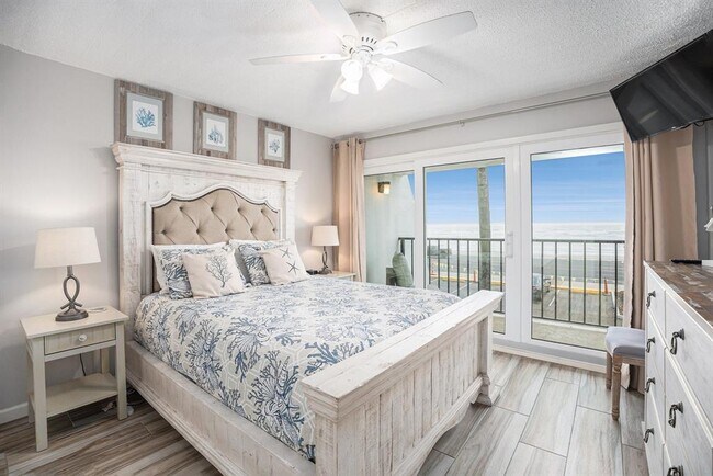 Building Photo - 7310 Seawall Blvd