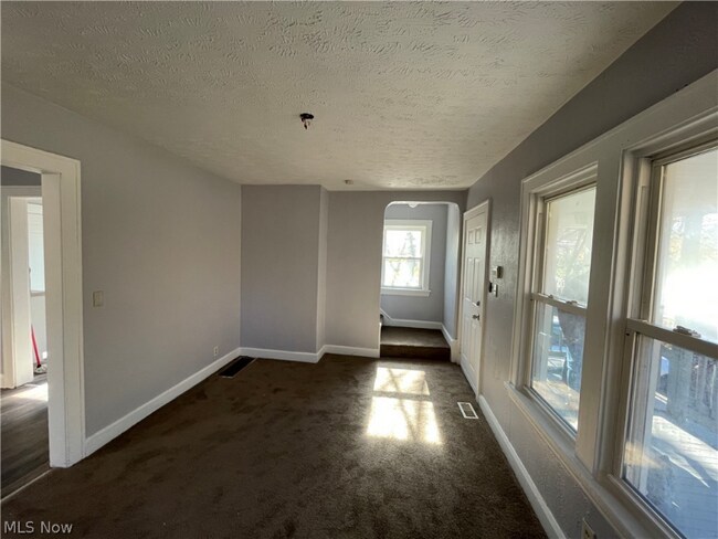 Building Photo - 3919 E 99th St