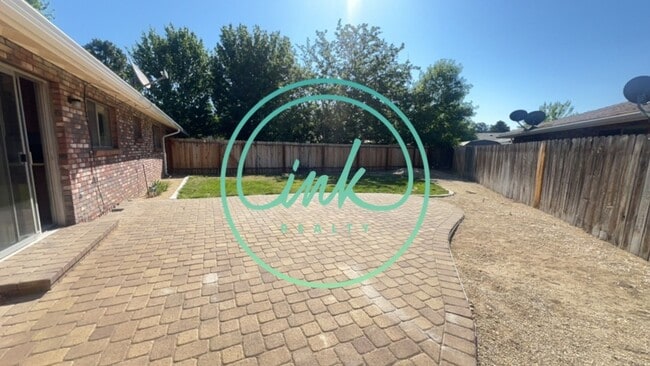 Building Photo - Duplex Unit for Rent in Carson City