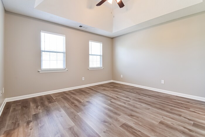 Building Photo - 5144 Meadows Lake Dr