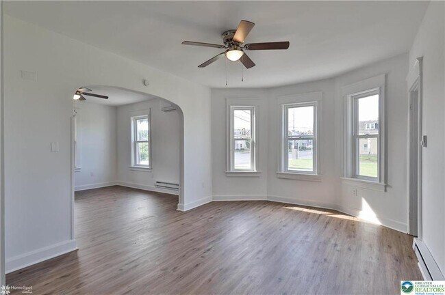 Building Photo - 1660 Main St