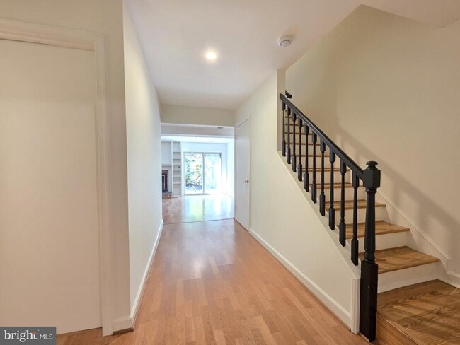 Building Photo - 5814 Tudor Ln