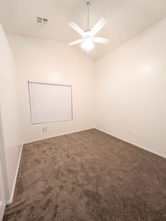 Building Photo - AVAILABLE NOW Beautiful Home with Sparkling Pool in Superstition Springs!!