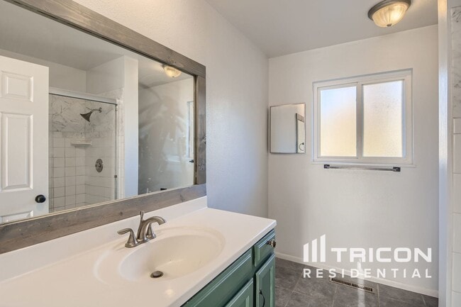 Building Photo - 3279 Breckenridge Dr W