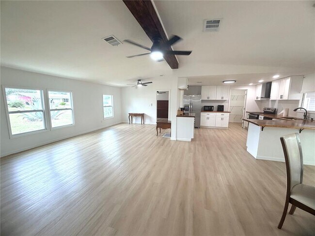 Building Photo - 6623 SW 84th St