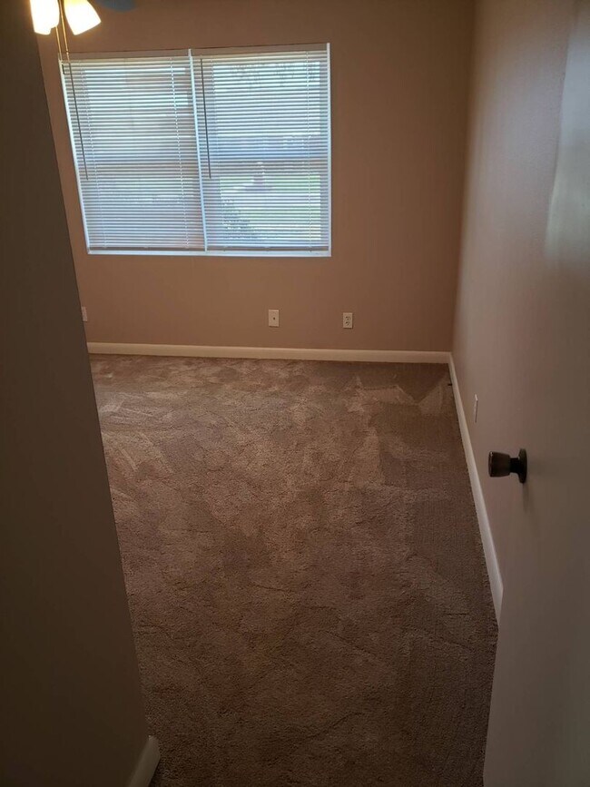 Building Photo - Charming 3Bed/2Bath Brick Home w/Bonus Office Space – Upgraded Comfort Near Martin Lake *1/2 OFF ...