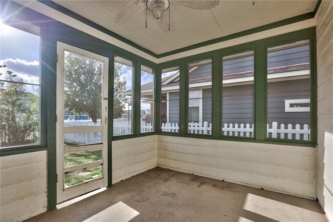 Building Photo - 145 Strawn