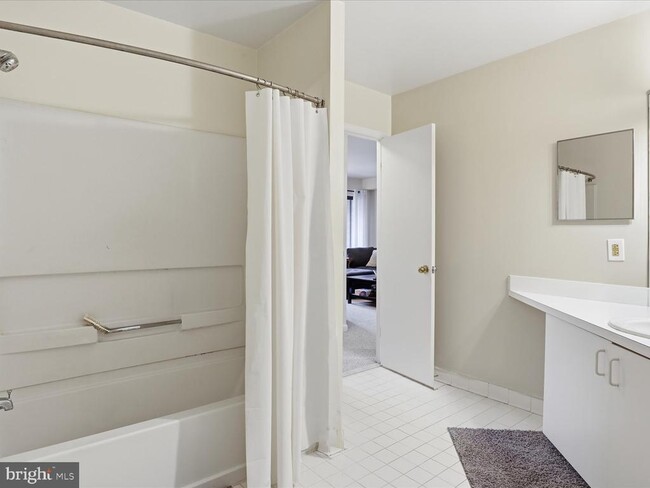 Building Photo - 1029 N Stuart St