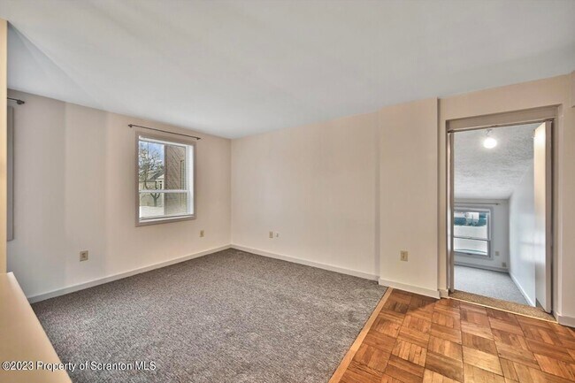 Building Photo - 1409 Penn Ave