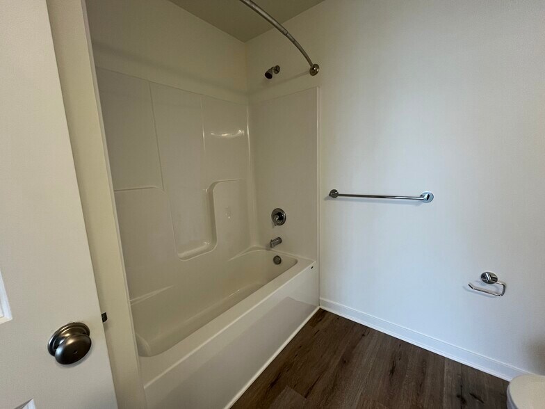 Building Photo - 11295 Sessions Dr NW