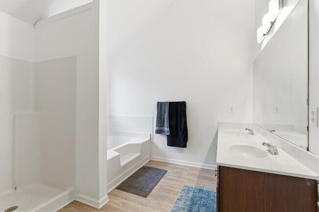 Building Photo - 345 Oxnard Cir SW