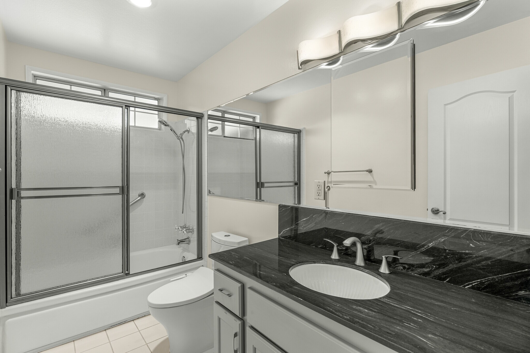 Building Photo - 817 Malone Dr
