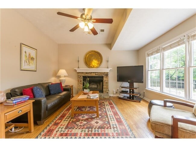 Building Photo - 2807 Forest Wood Dr