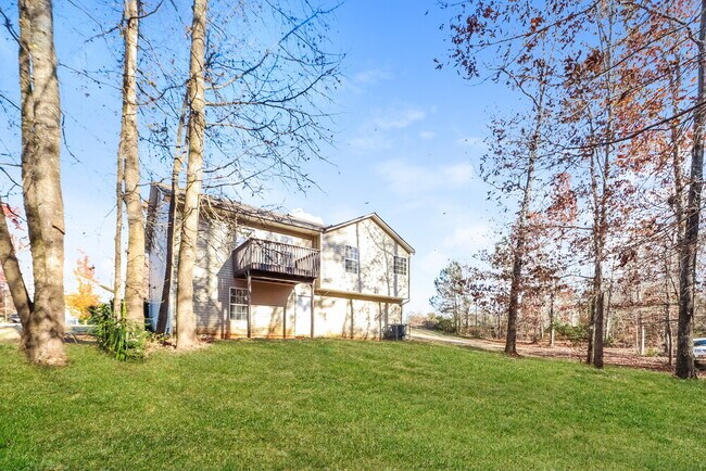 Building Photo - 40 Hunters Ridge Ct