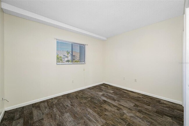 Building Photo - 828 Bahia Del Sol Dr