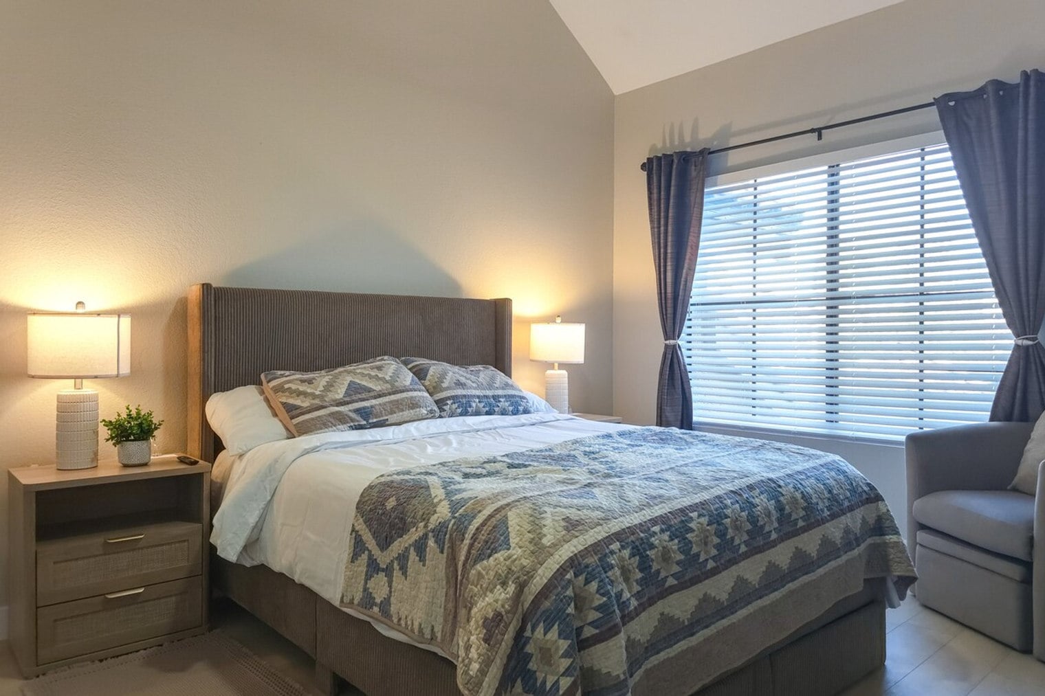 Building Photo - 1001 N Pasadena