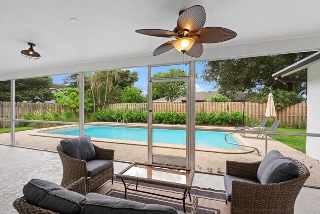 Building Photo - 1019 Larch Way