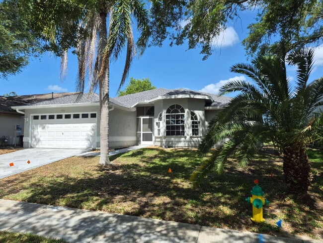 Building Photo - "Spacious 1732 Sq Ft 3-Bed, 2 Baths, in Tarpon Springs!"
