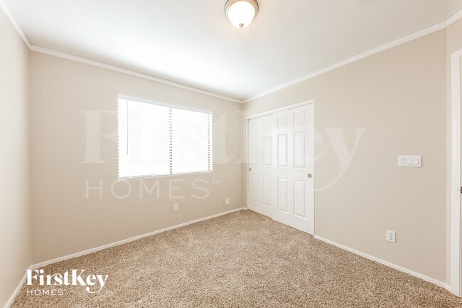 Building Photo - 4110 W Questa Dr