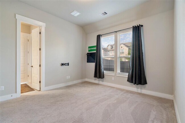 Building Photo - 2500 Yuma Trl