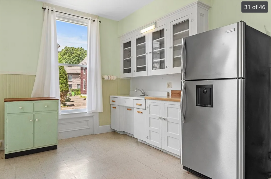 Eat-In Kitchen - 8 Lawn Ave