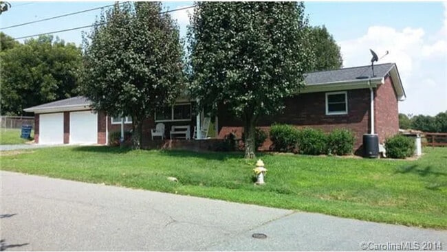 Building Photo - 1325 S College