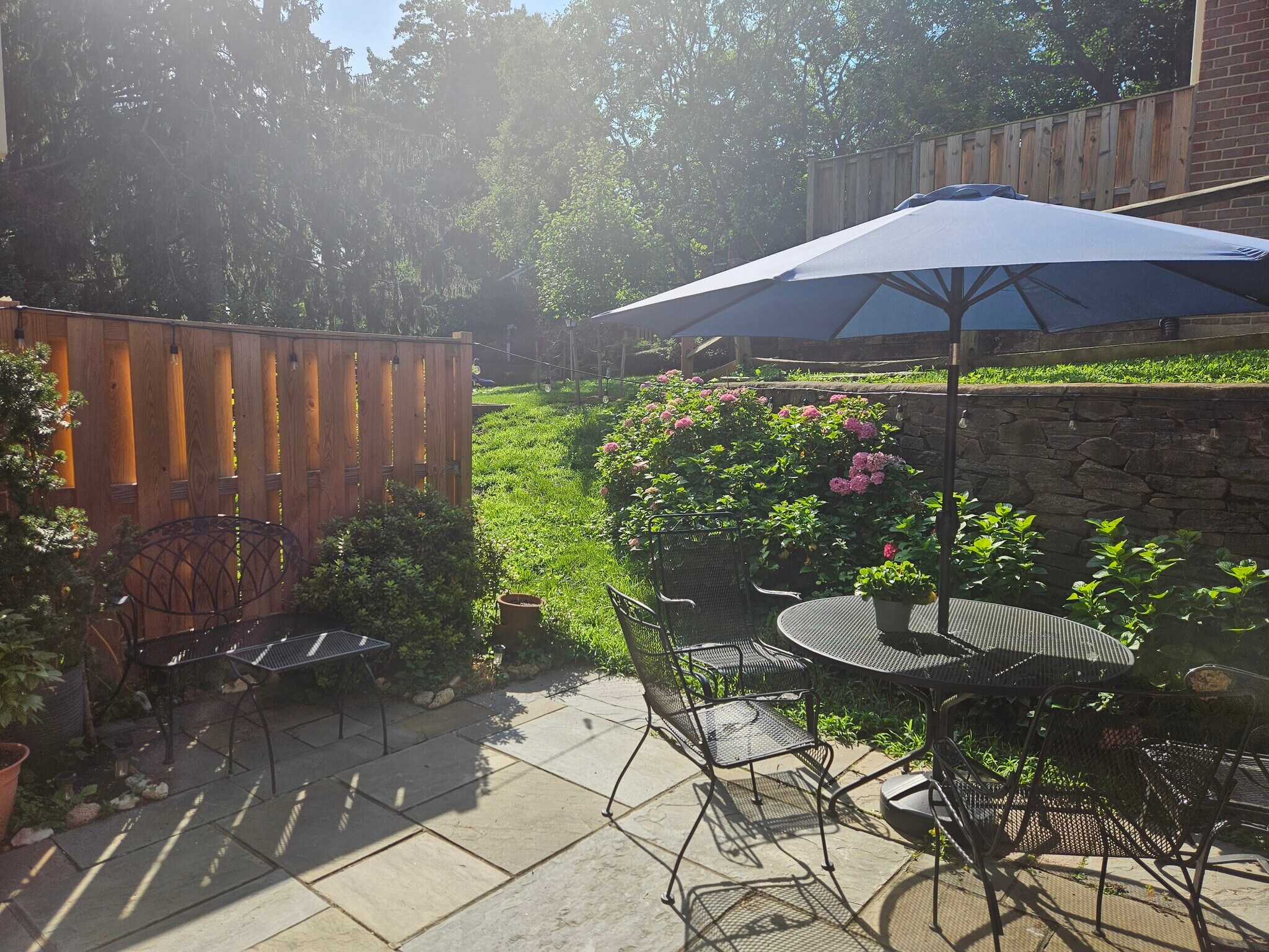 Building Photo - 712 College Pky