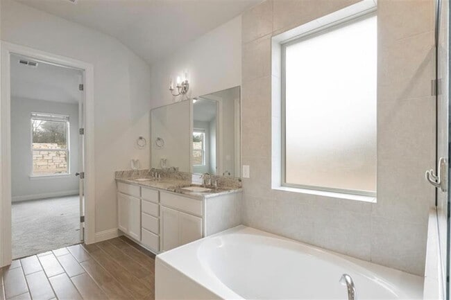 Building Photo - 218 Gulfton St