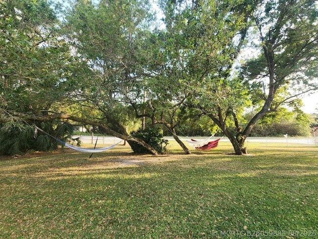 Building Photo - 16975 83rd Pl N