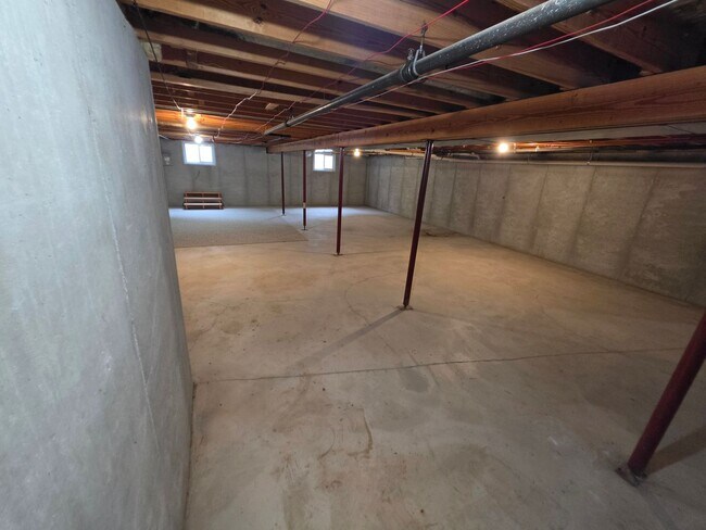 Building Photo - 1125 Latigo Dr