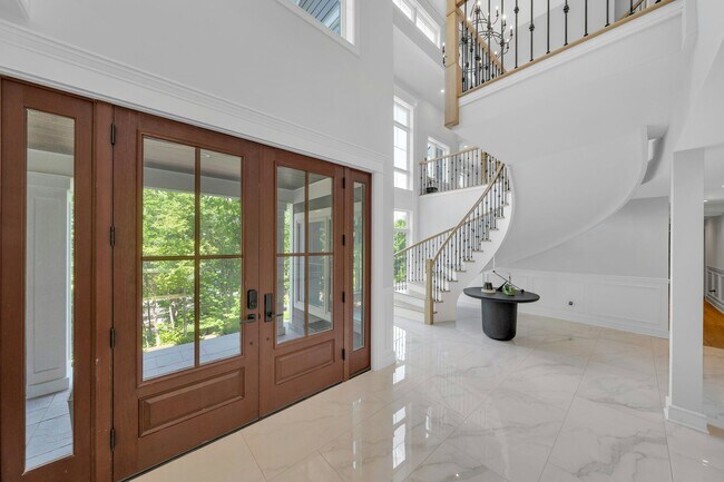 Building Photo - 976 Scioto Dr