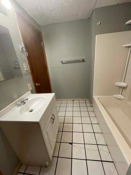 Building Photo - 511 Tunica Dr W