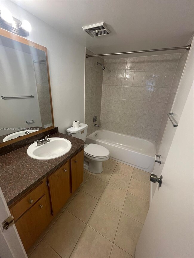 Building Photo - 1283 SW 46th Ave