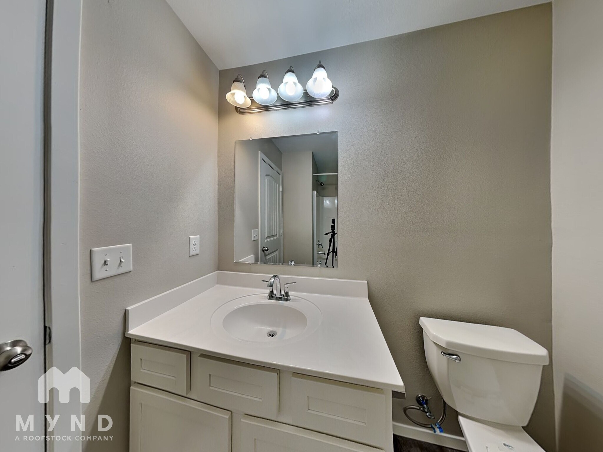 Building Photo - 2013 Orchid Ln