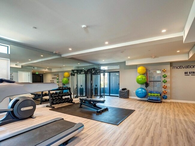 Building Photo - 338 Mariposa Ave