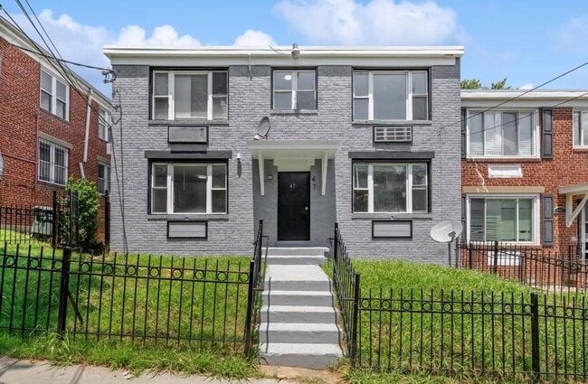 Building Photo - 47 Galveston Pl SW