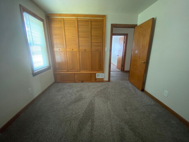 Building Photo - 912 Mather St