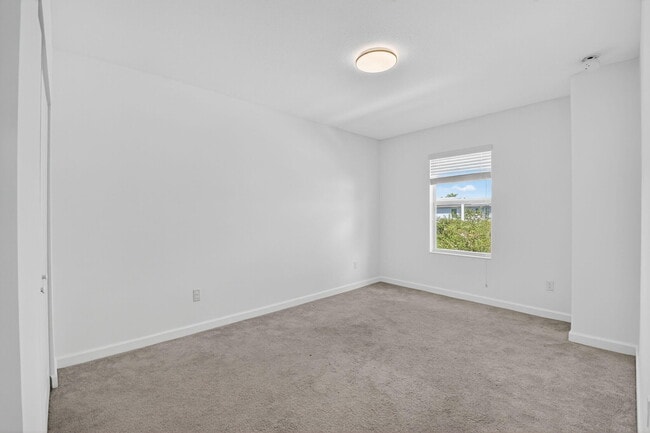 Building Photo - 4320 Buttonwood Dr