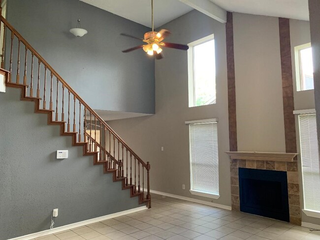 Building Photo - 1310 Carefree Dr