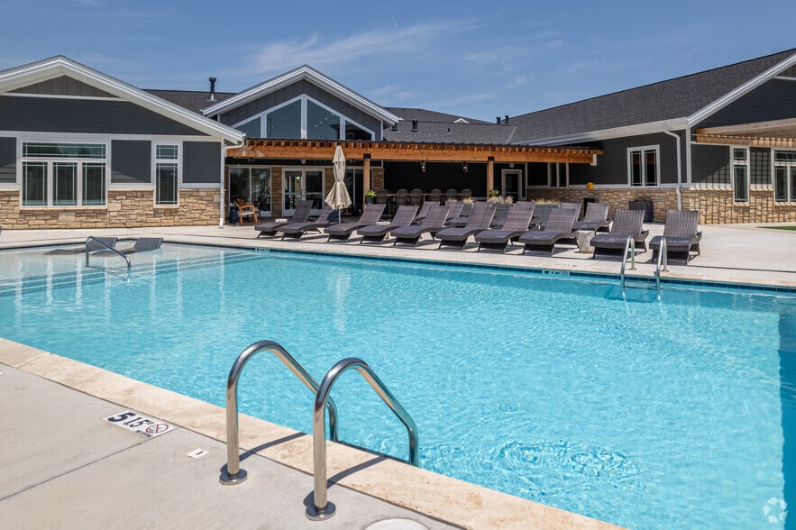 Page Living at Pinnacle Hills 5050 W Highland Knolls Rd Rogers AR