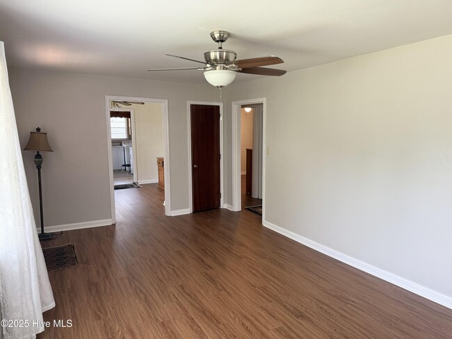 Building Photo - 2703 Jackson Dr