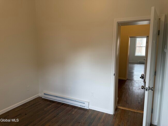 Building Photo - 346 Madison Ave