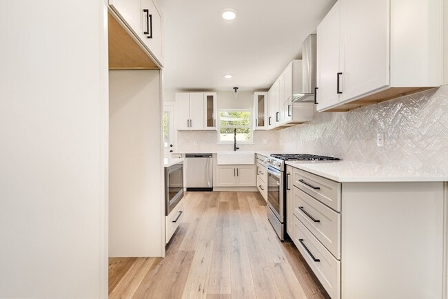 Building Photo - 13520 Glenside Dr