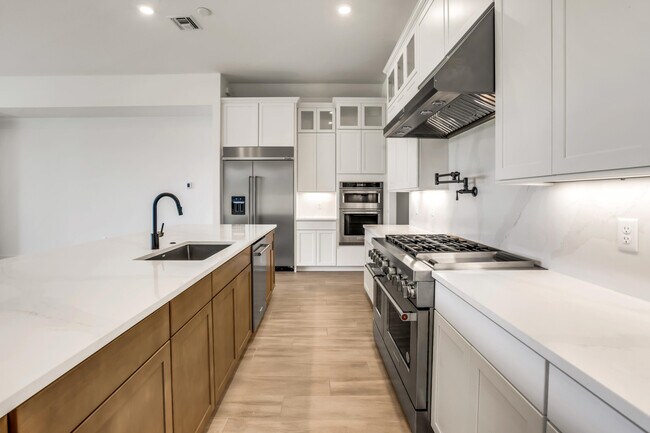 Building Photo - 20161 SE Bridgewater Dr