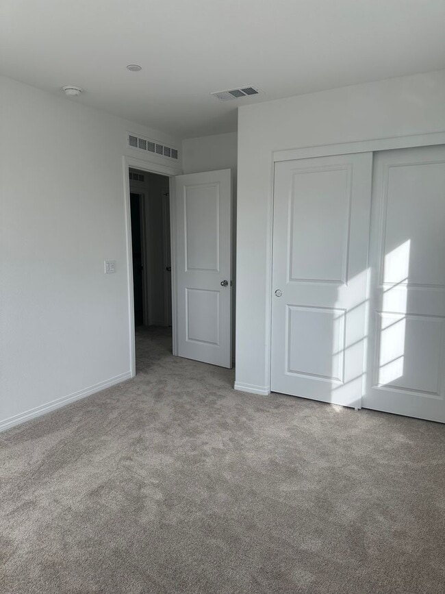 Building Photo - 3 Bedroom 2.5 Bath New build home in Highgrove!