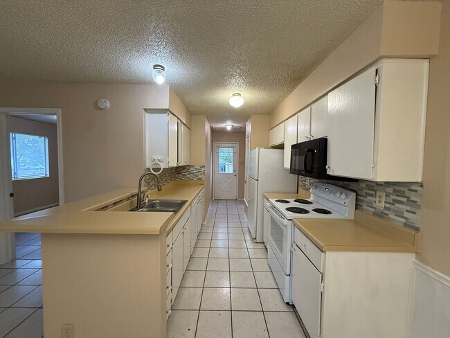 Building Photo - 11606 Castle Rock Ct